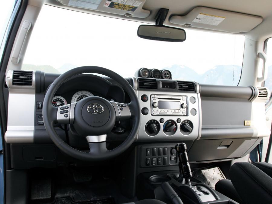  Toyota FJ Cruiser Trail Teams Ultimate Edition 2014 года  (фото 25 из 25)